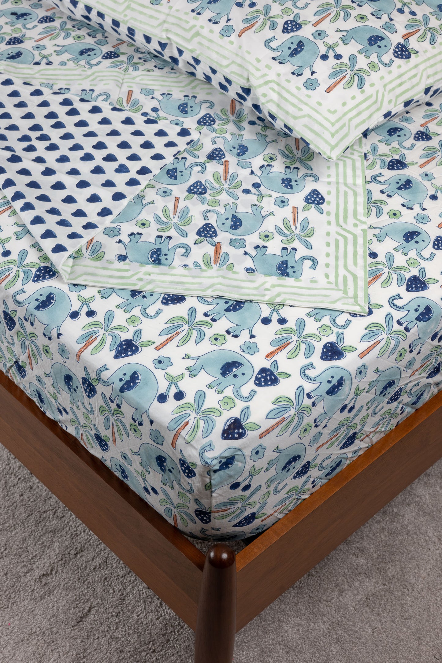 Gajra Blue 100% Cotton Handblock Printed Fitted sheet with Pillow covers