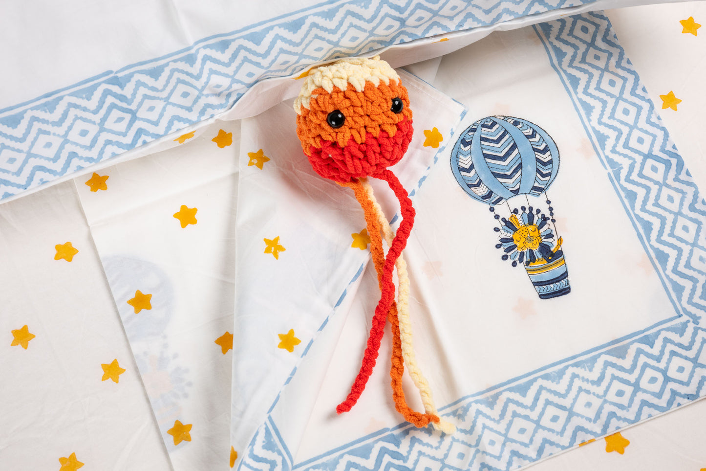 Balloon Buddies 100% Cotton Handblock Printed Fitted sheet with Pillow covers