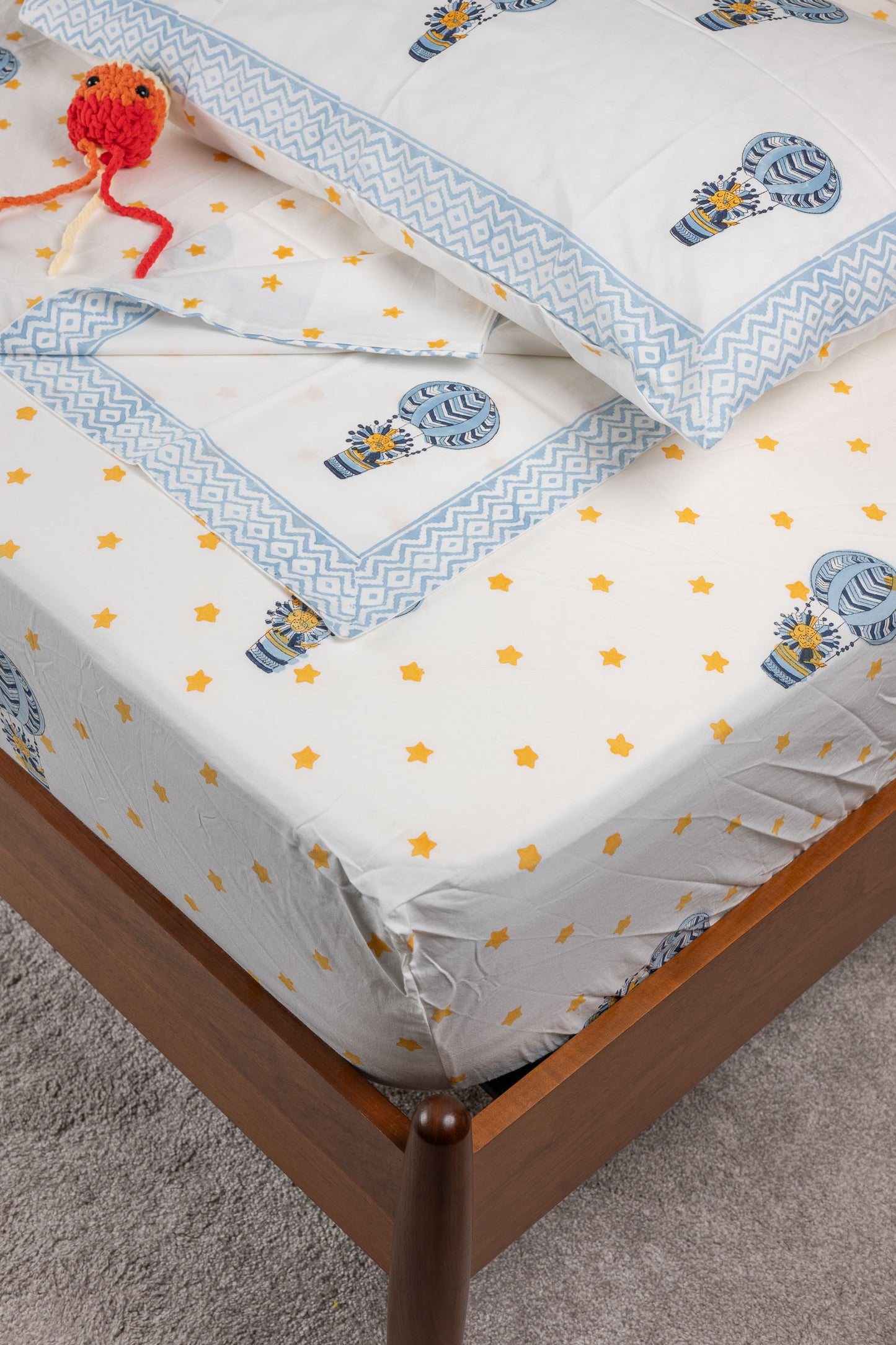 Balloon Buddies 100% Cotton Handblock Printed Fitted sheet with Pillow covers
